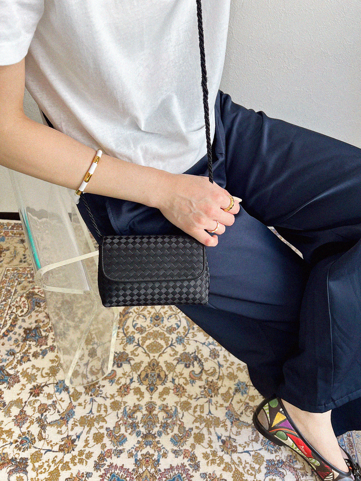 希少✨BOTTEGA VENETA ショルダーバッグ　ブラック　イントレチャート BOTTEGA VENETA ボッテガヴェネタ ショルダーバッグ イントレ